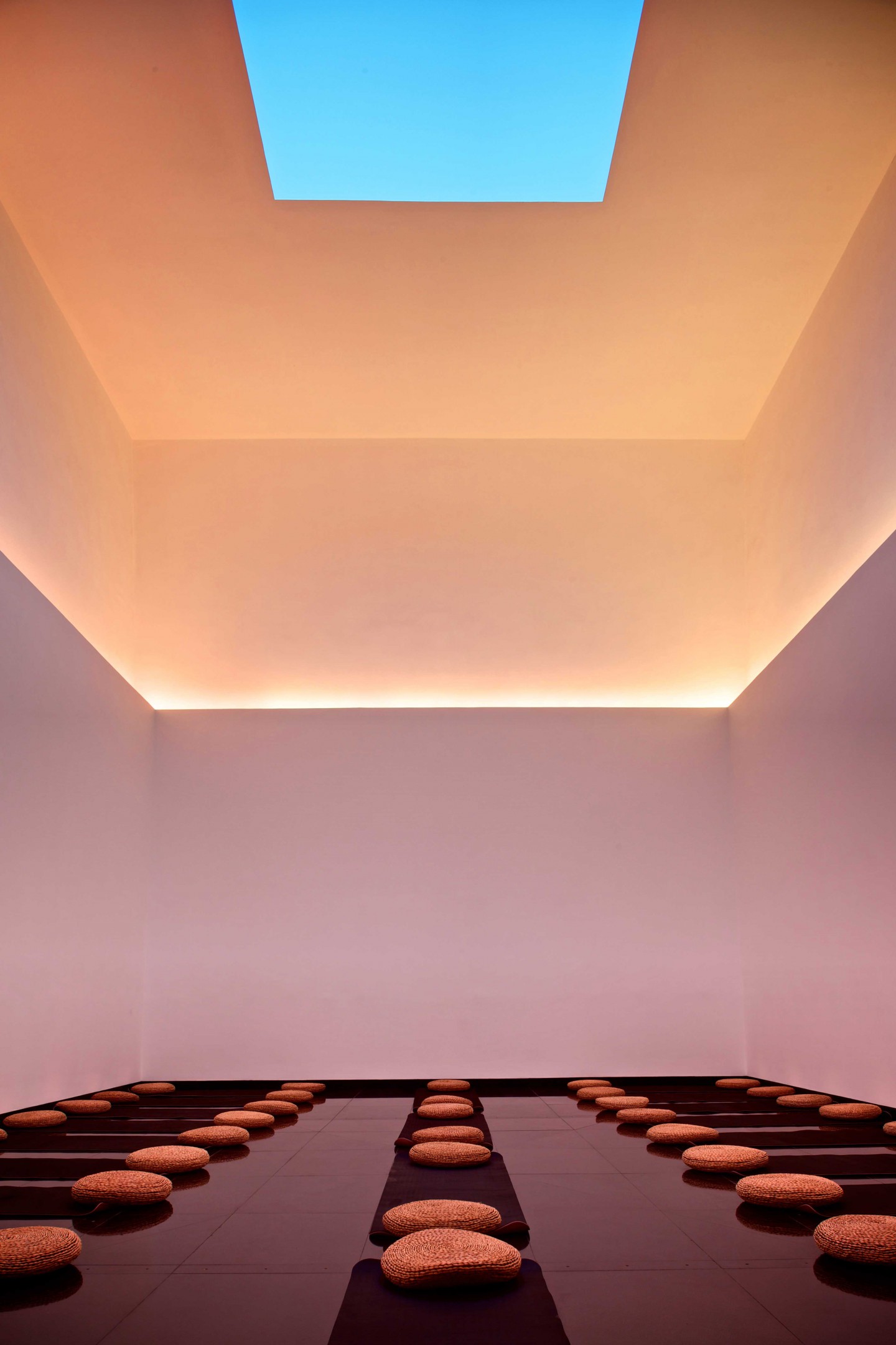 title:Gathered-Sky alt:James-Turrell,Gathered-Sky,北京智珠寺,2012